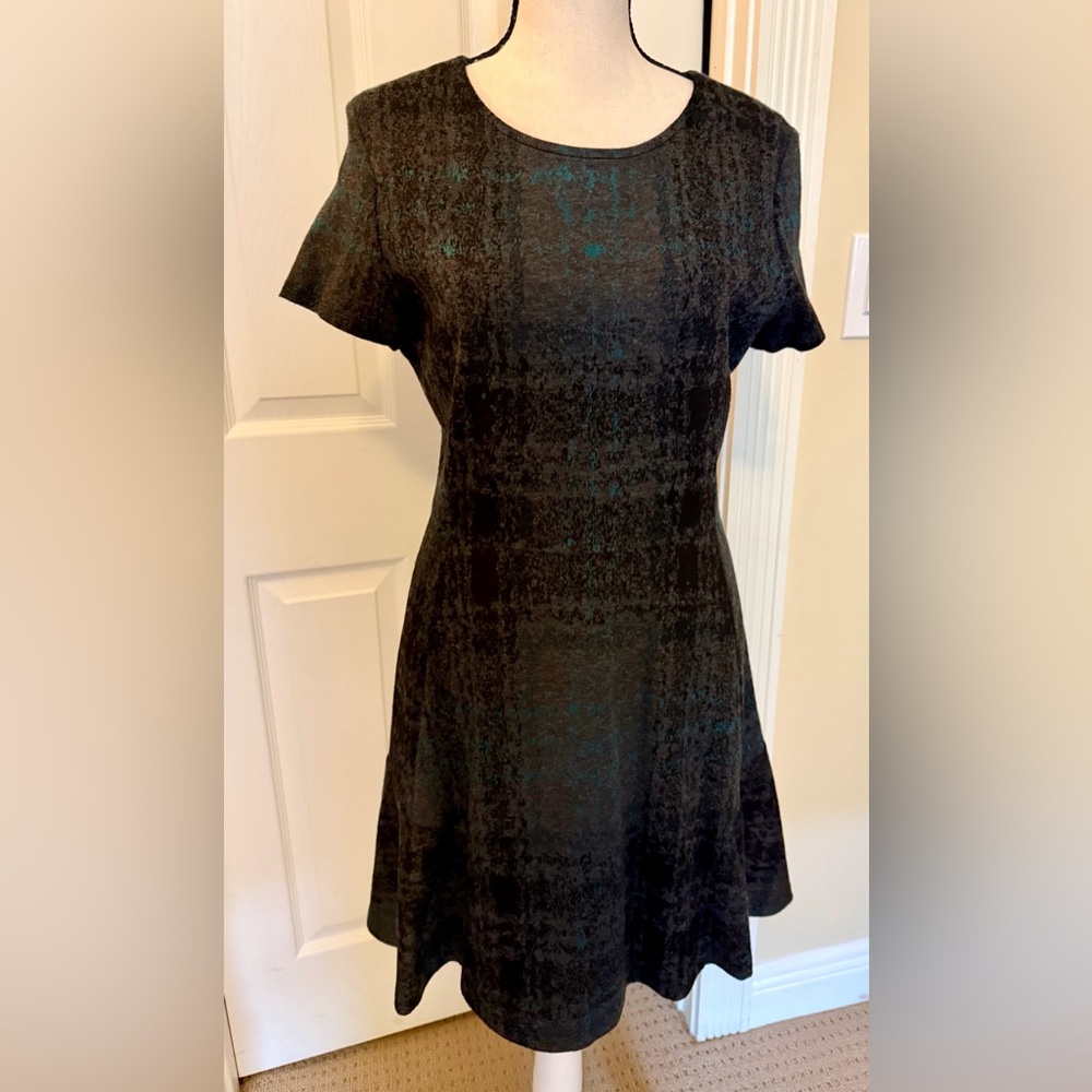 NWOT Betsey Johnson Black Short-Sleeve Textured Fit & Flare Dress, lined, Sz 8